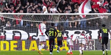 西甲-魔笛点射米利唐头球 皇马2-3联赛首败跌至第二